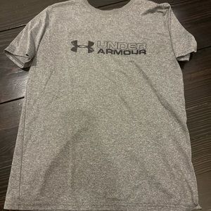 Under Armour youth XL short sleeve shirt